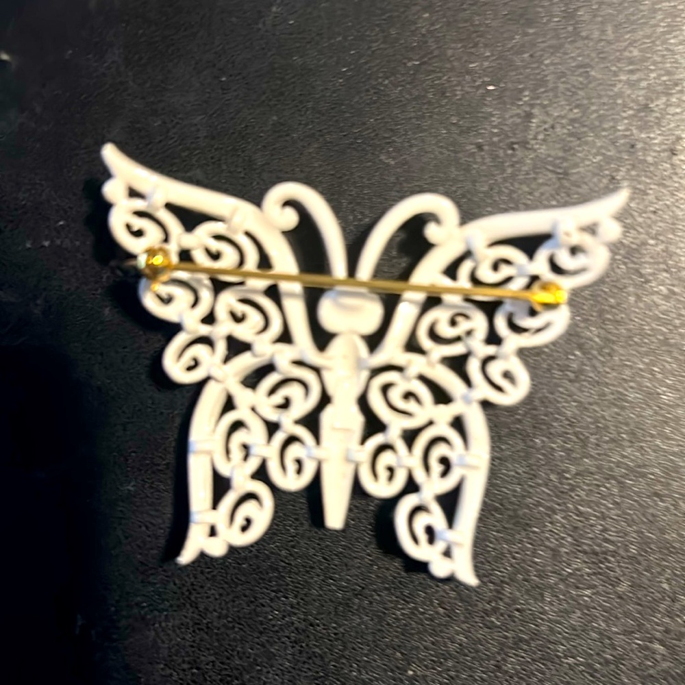 Butterfly and Flower Brooch Set - Picture 5 of 5